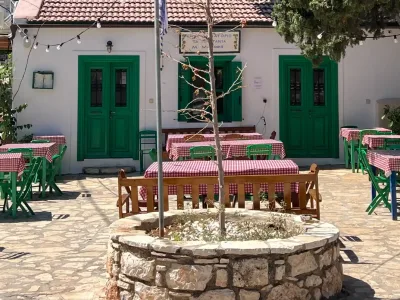 Photo of Ta Platania